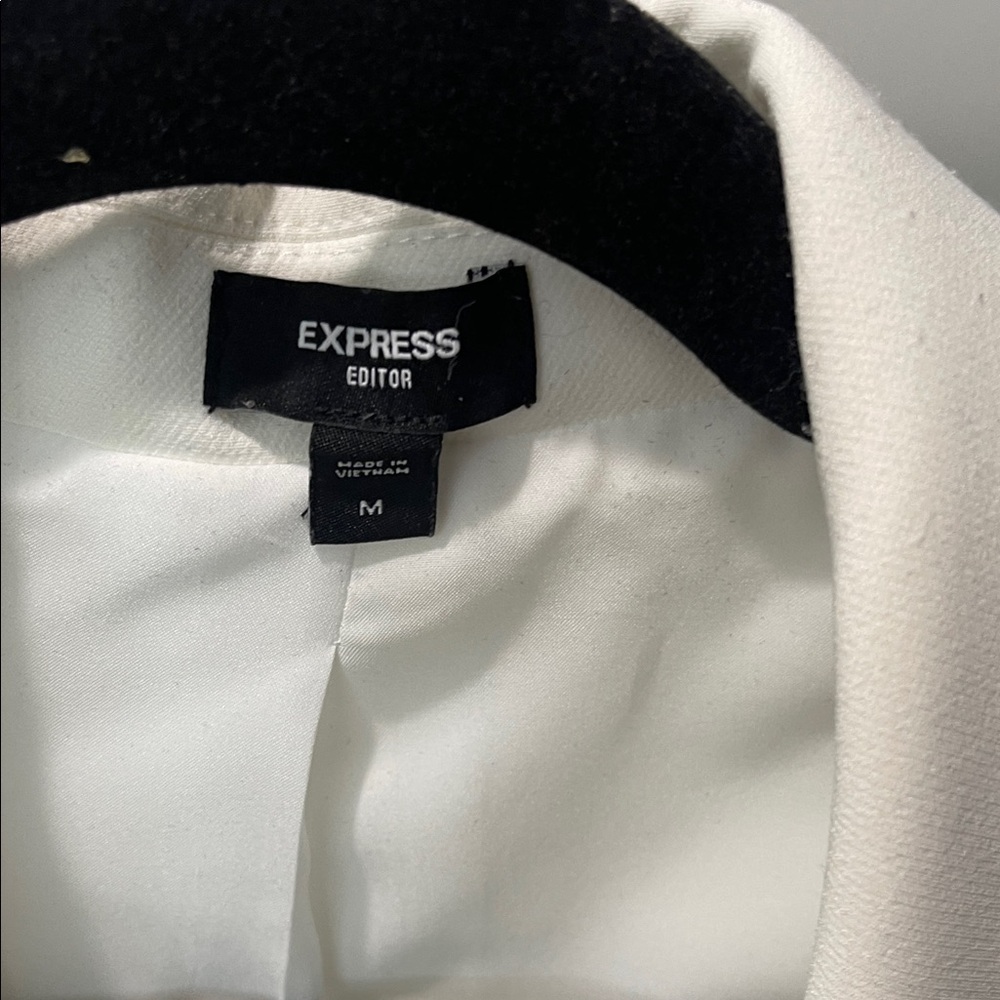 Express Ivory Sleeveless Vest - Picture 2 of 3